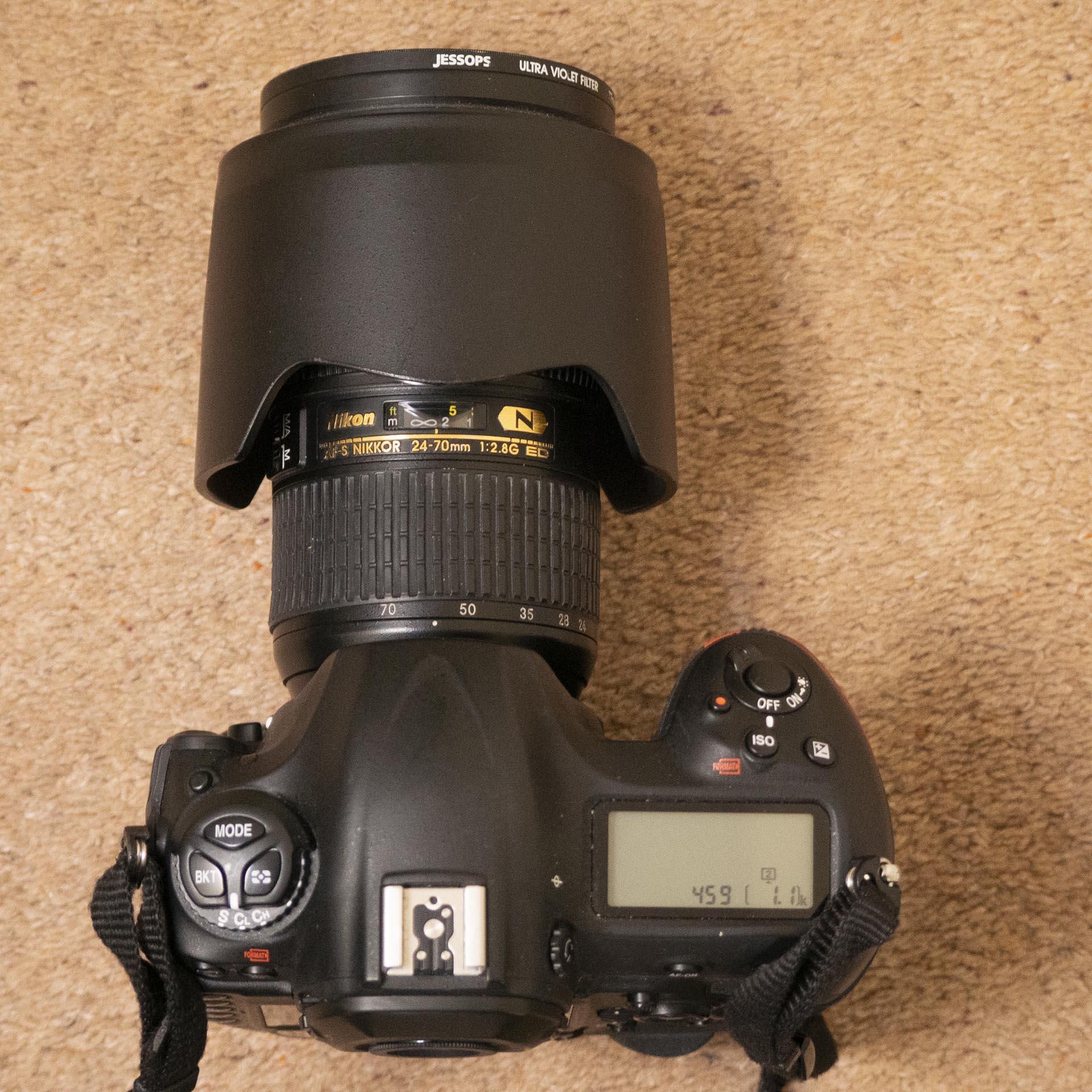 Nikon d5 with 24-70 2.8 hood jessops uv filter