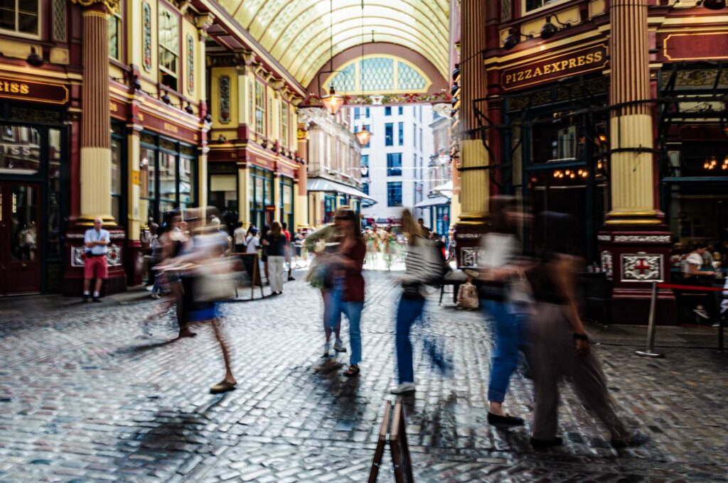 Slow exposure in Leadenhall market Photowalk photography lesson in the city of London